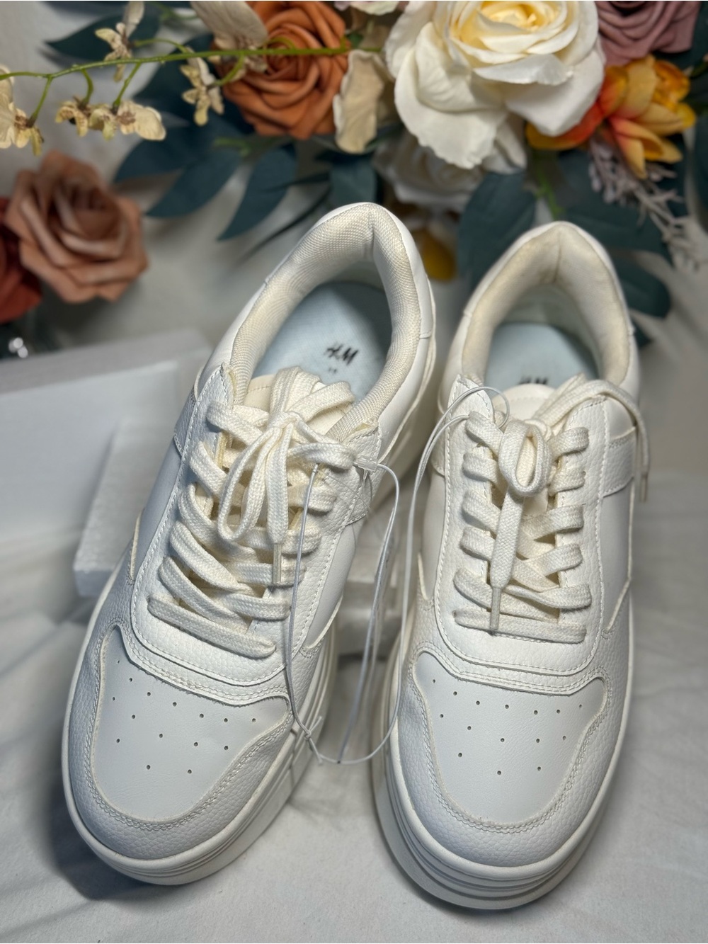 H&M Women's Off-White Platform Lace-Up Sneakers